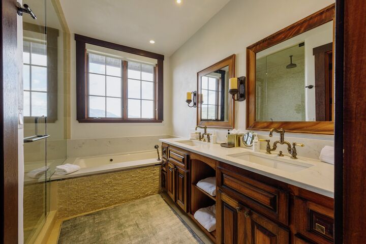 #132 - Master Ensuite Bathroom