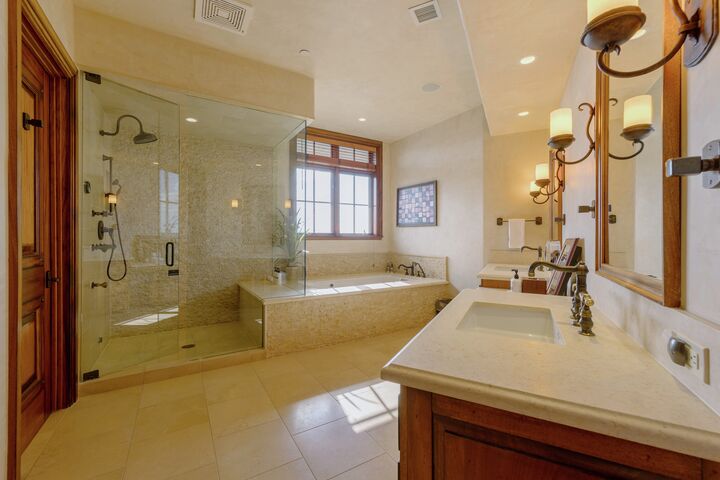 #118 - Master Ensuite Bathroom