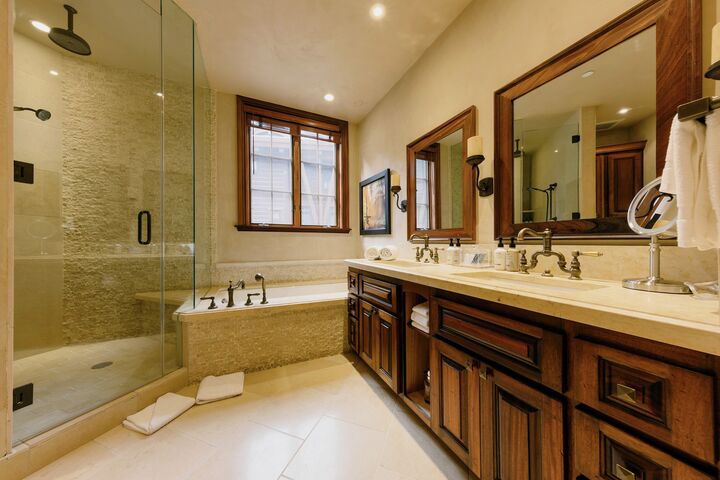Master Ensuite Bathroom