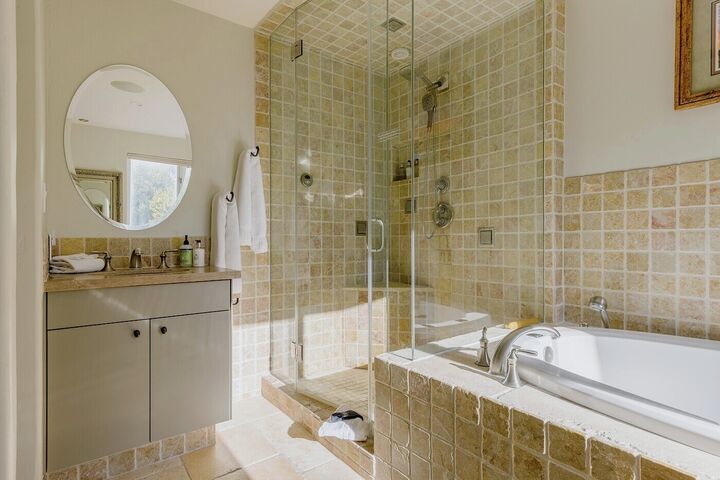 #22 - Master Ensuite Bathroom
