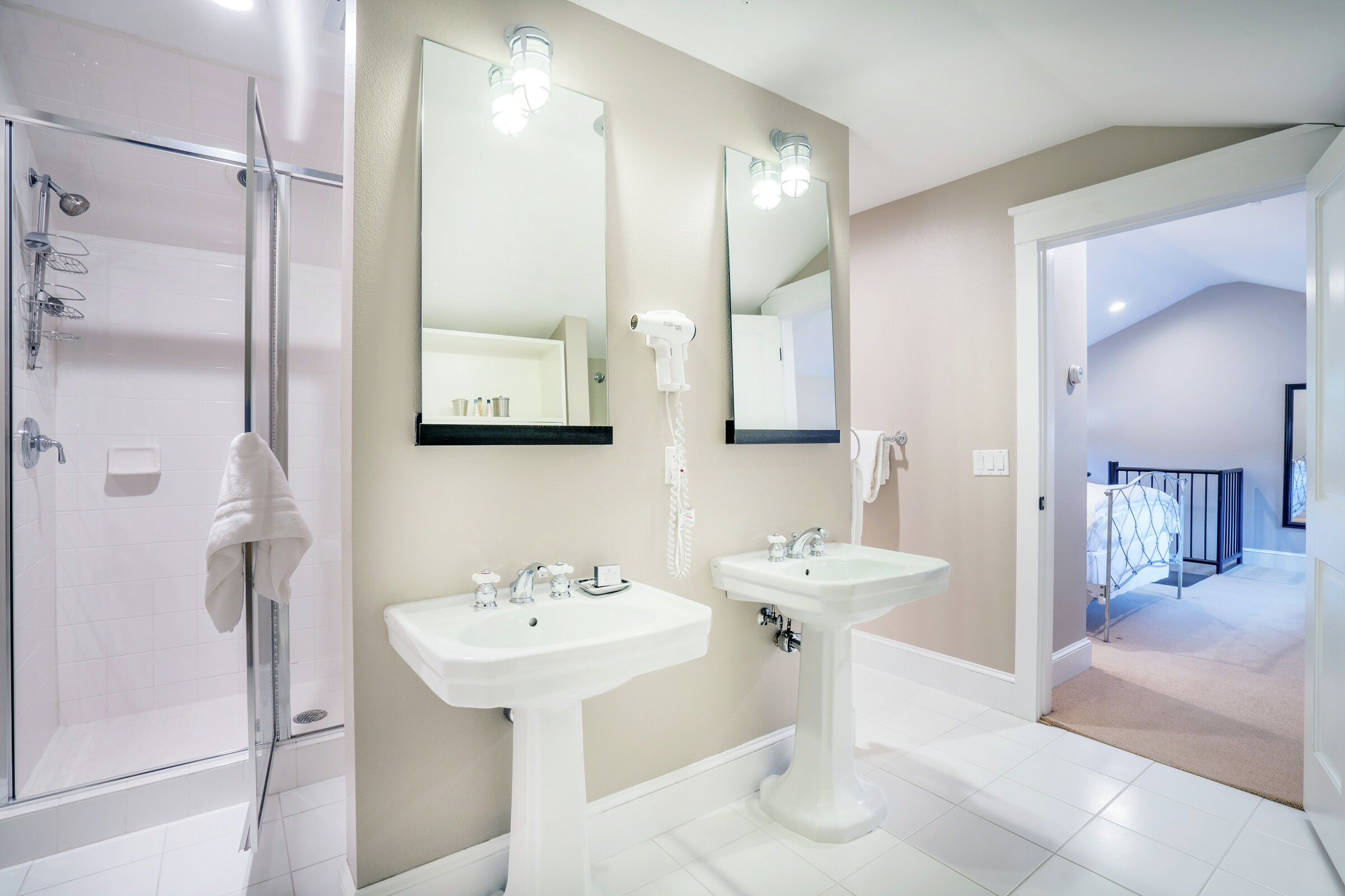 #302 - Ensuite Bathroom