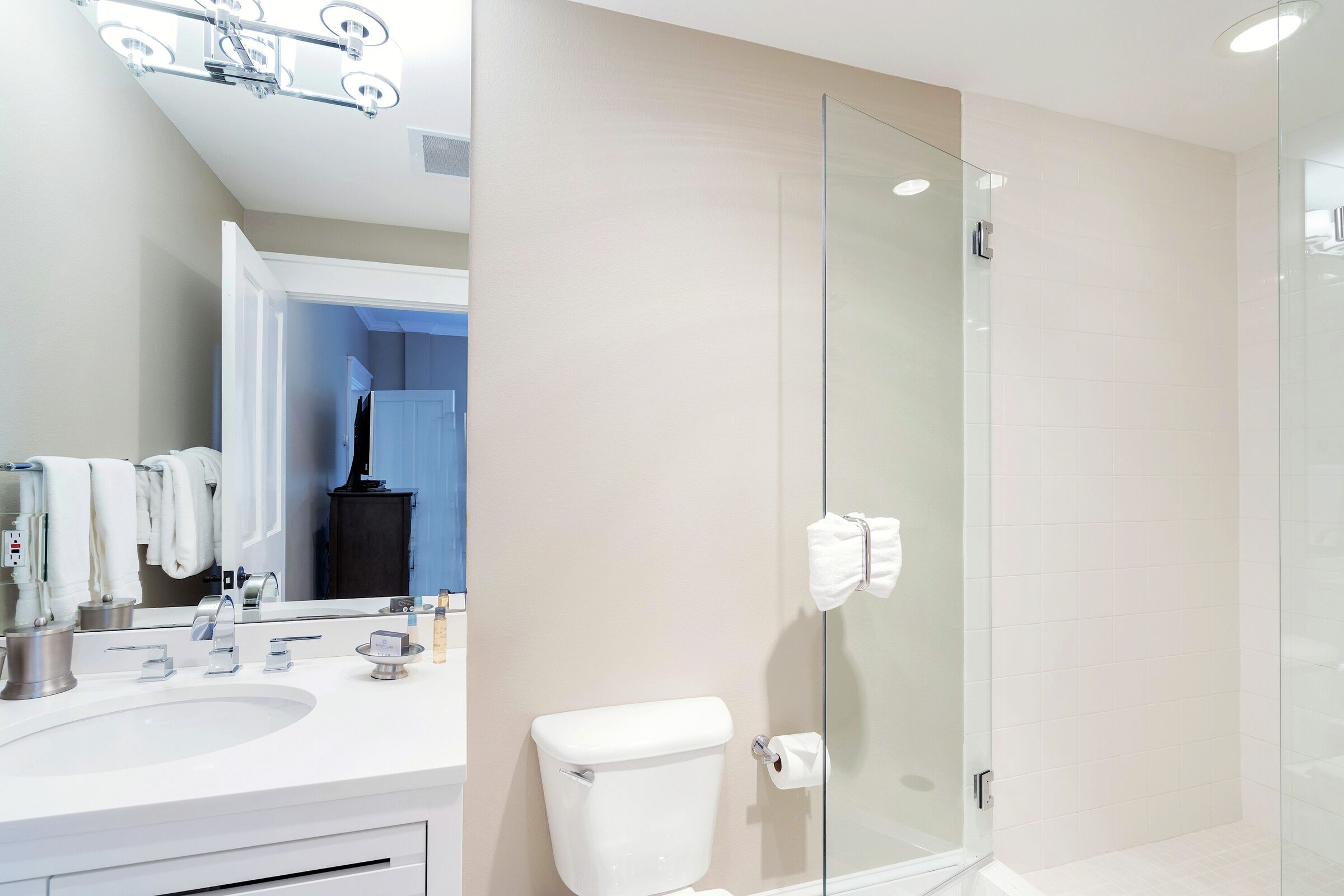 #205 - Ensuite Bathroom