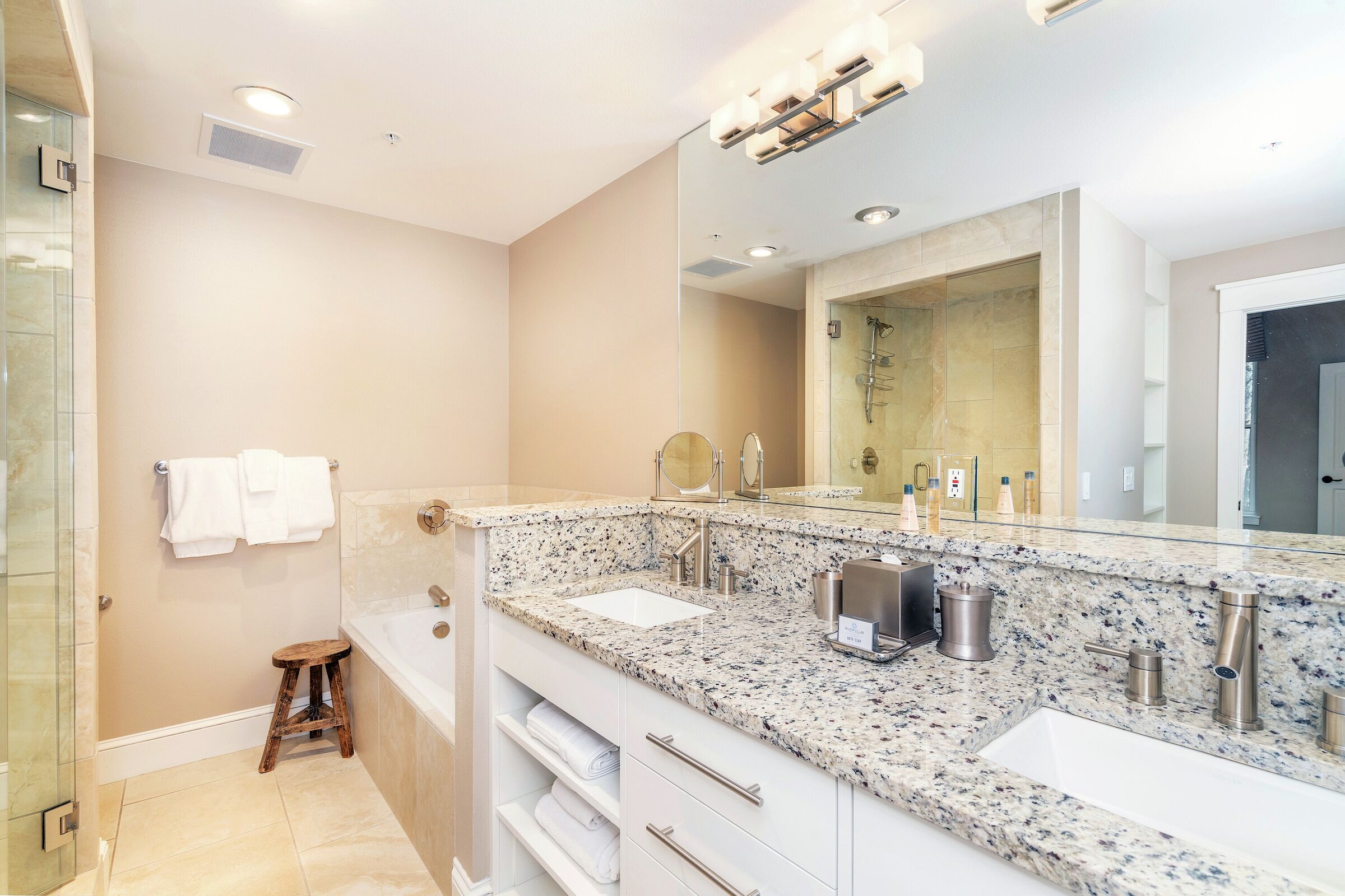 #205 - Master Ensuite Bathroom