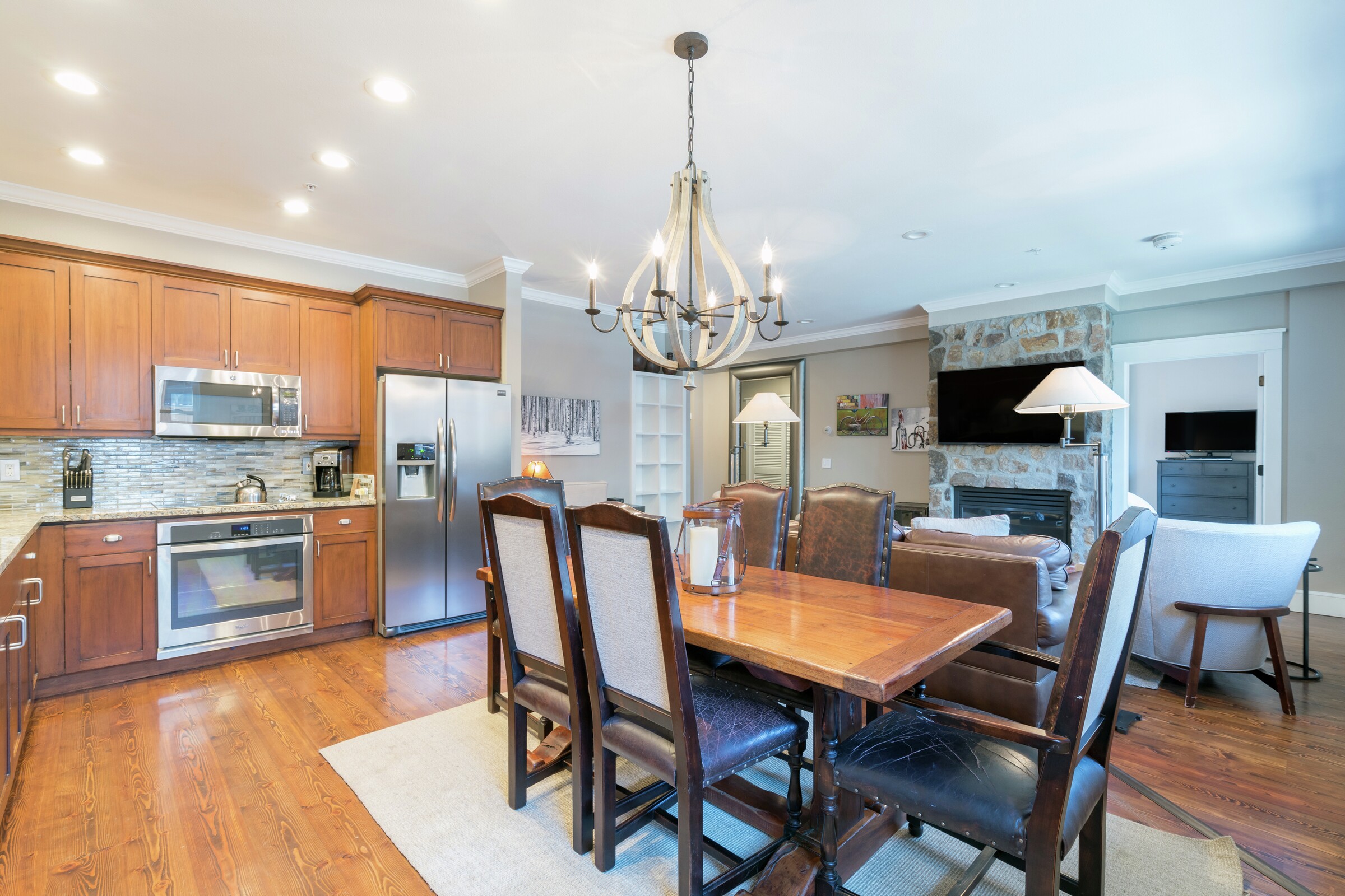 #101 - Dining Room & Kitchen