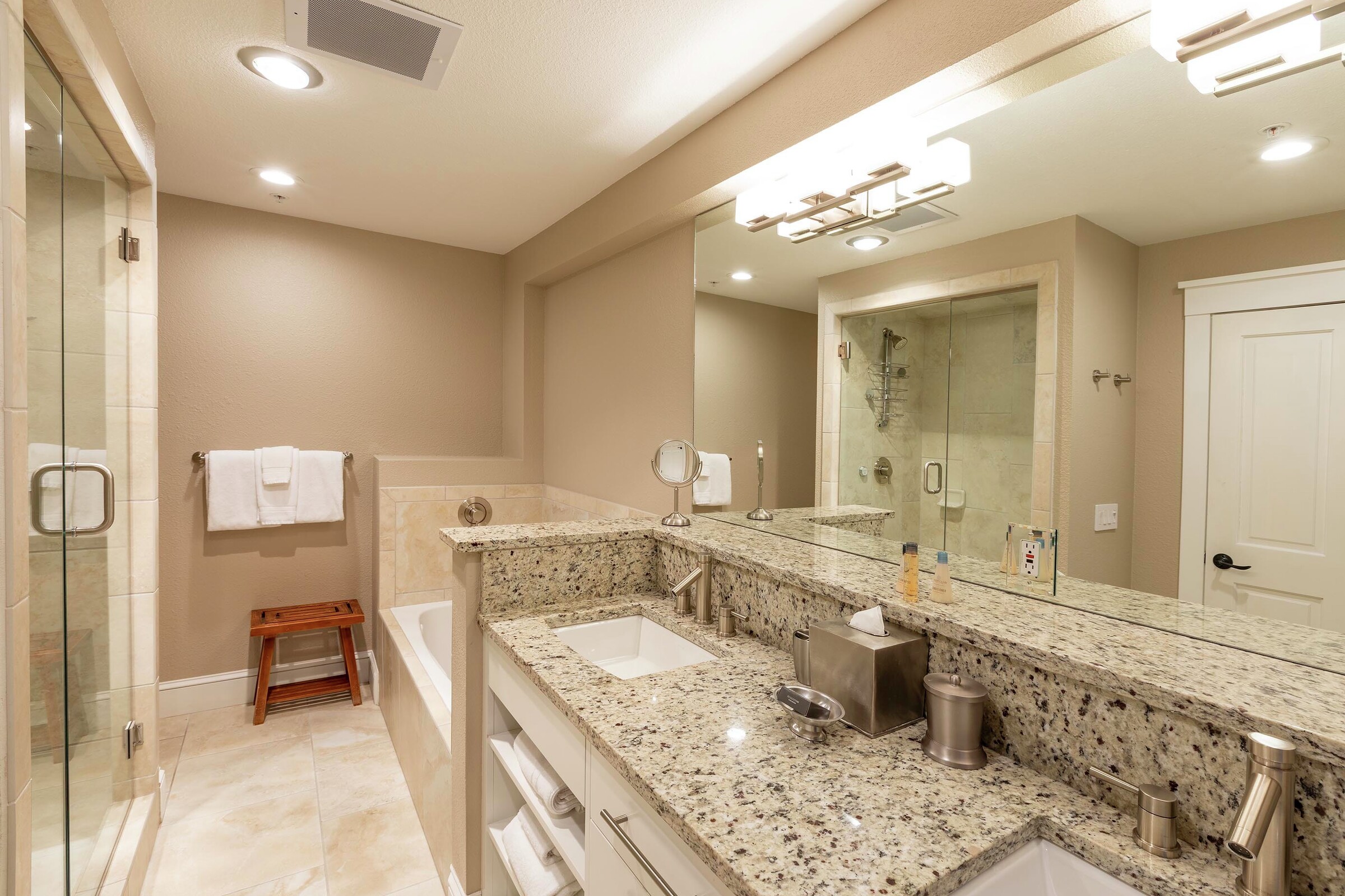 #309 - Master Ensuite Bathroom