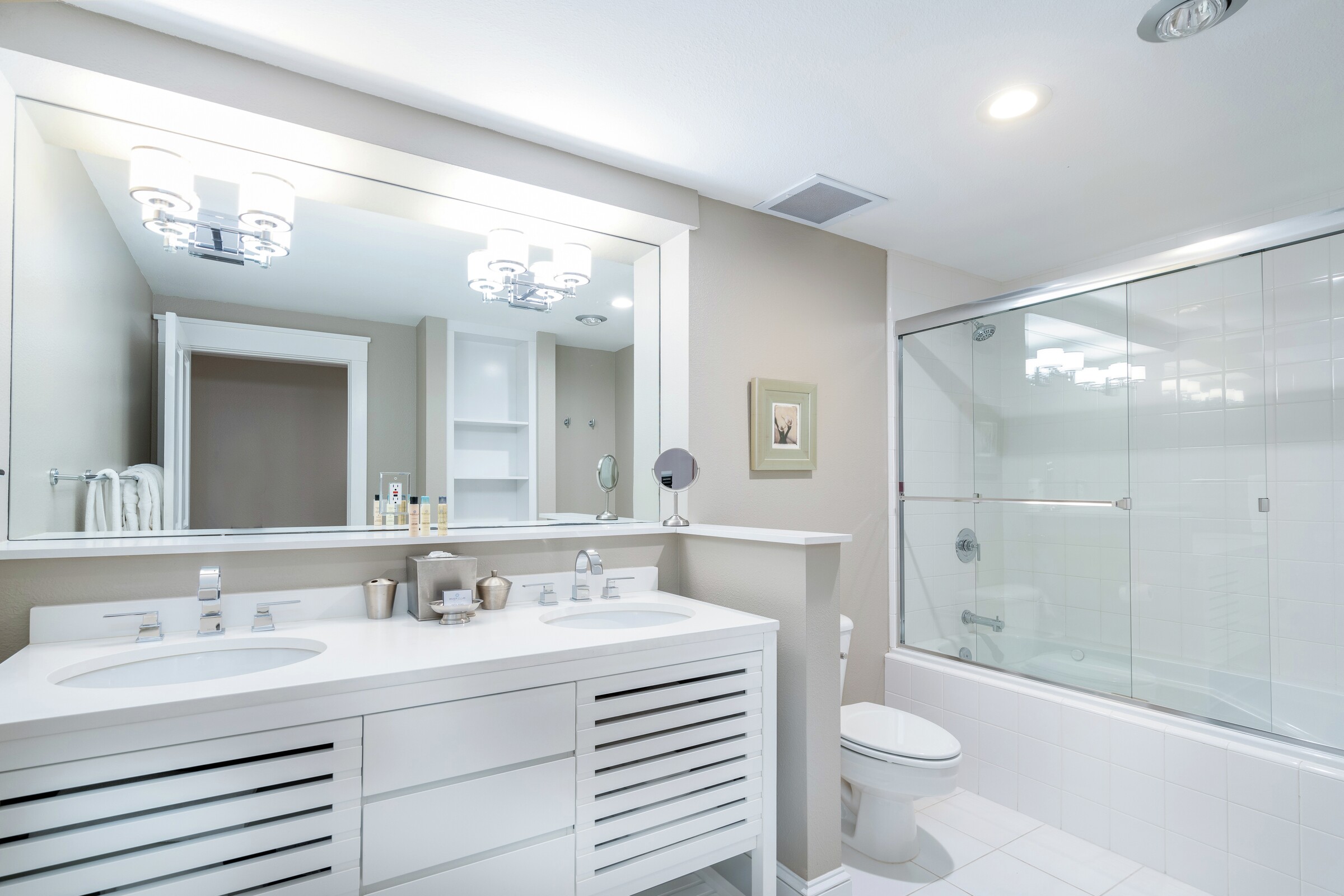 #303 - Bathroom