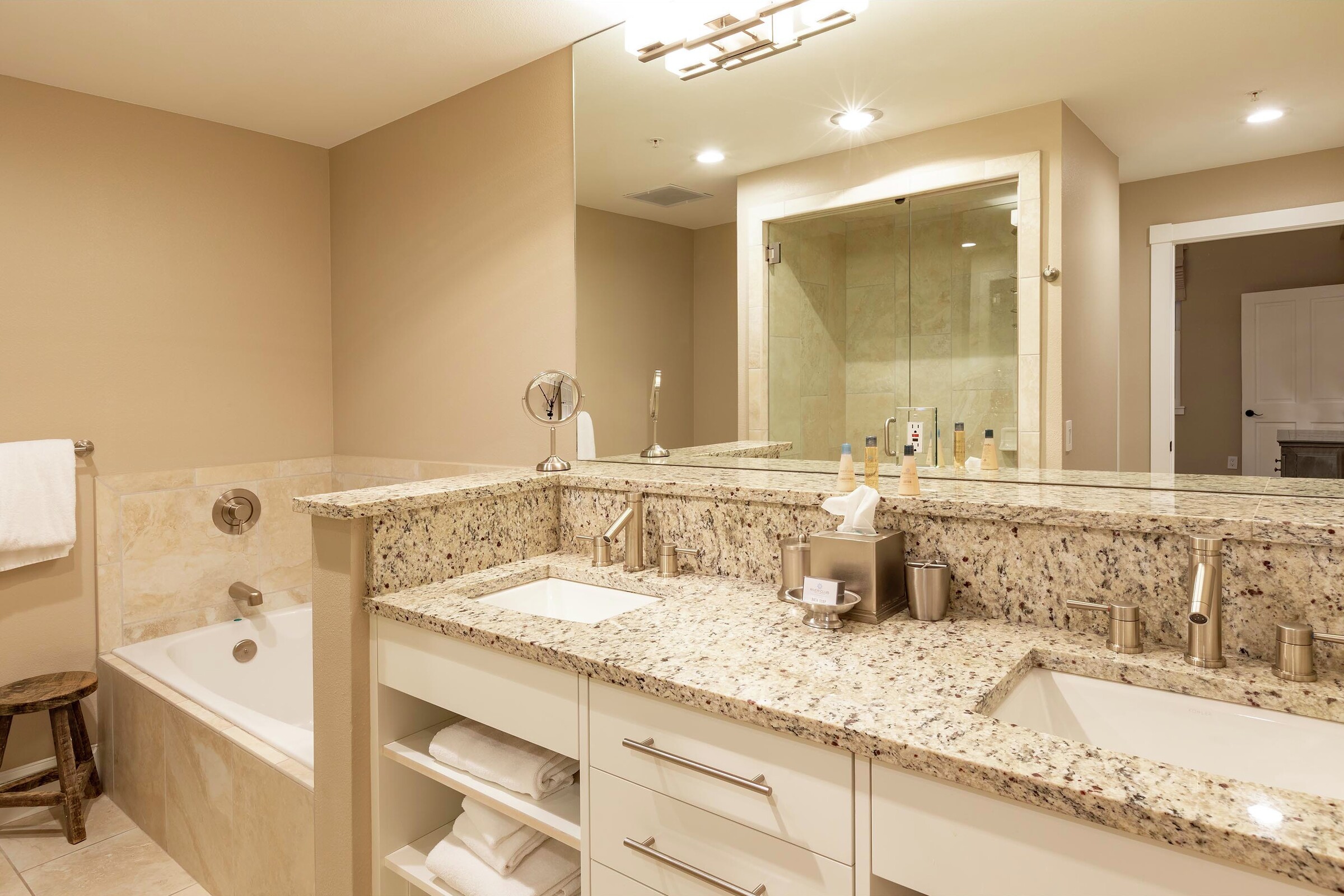 #102 - Master Ensuite Bathroom