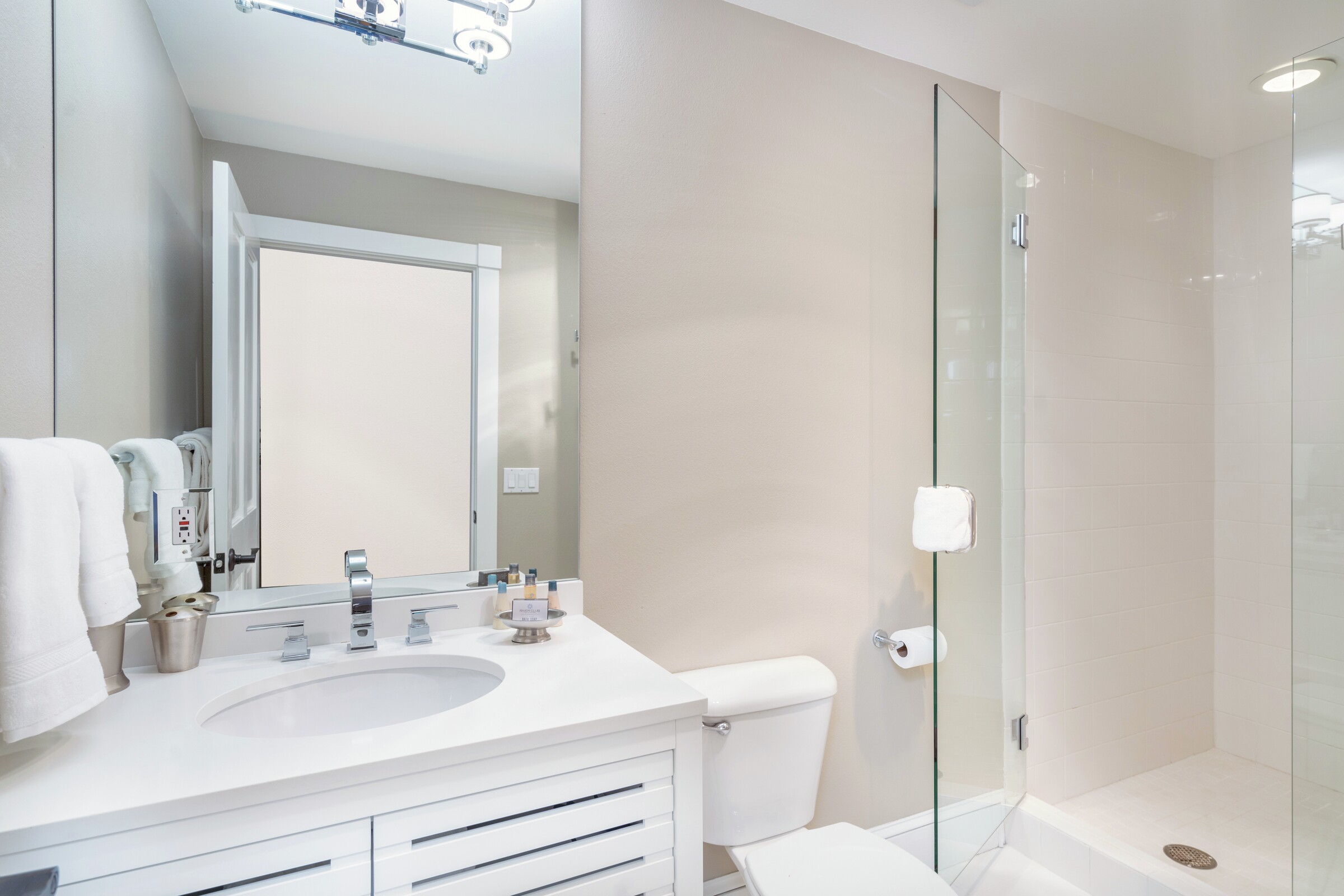 #102 - Ensuite Bathroom