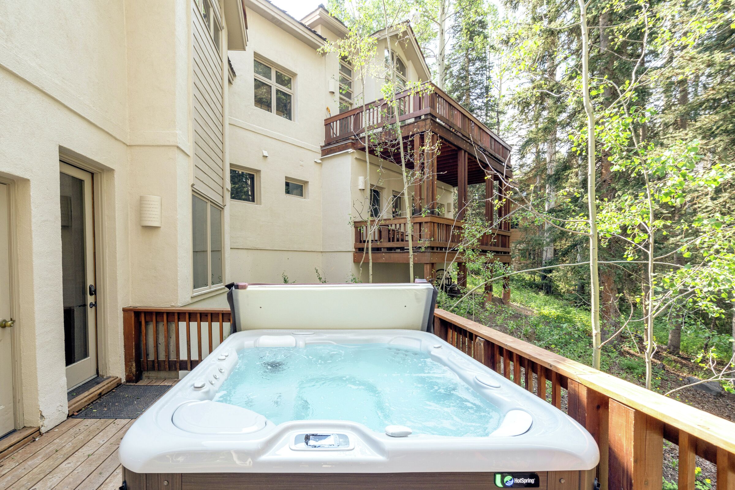 5 Bdrm 5.5 Bath HT - Balcony with Hot Tub
