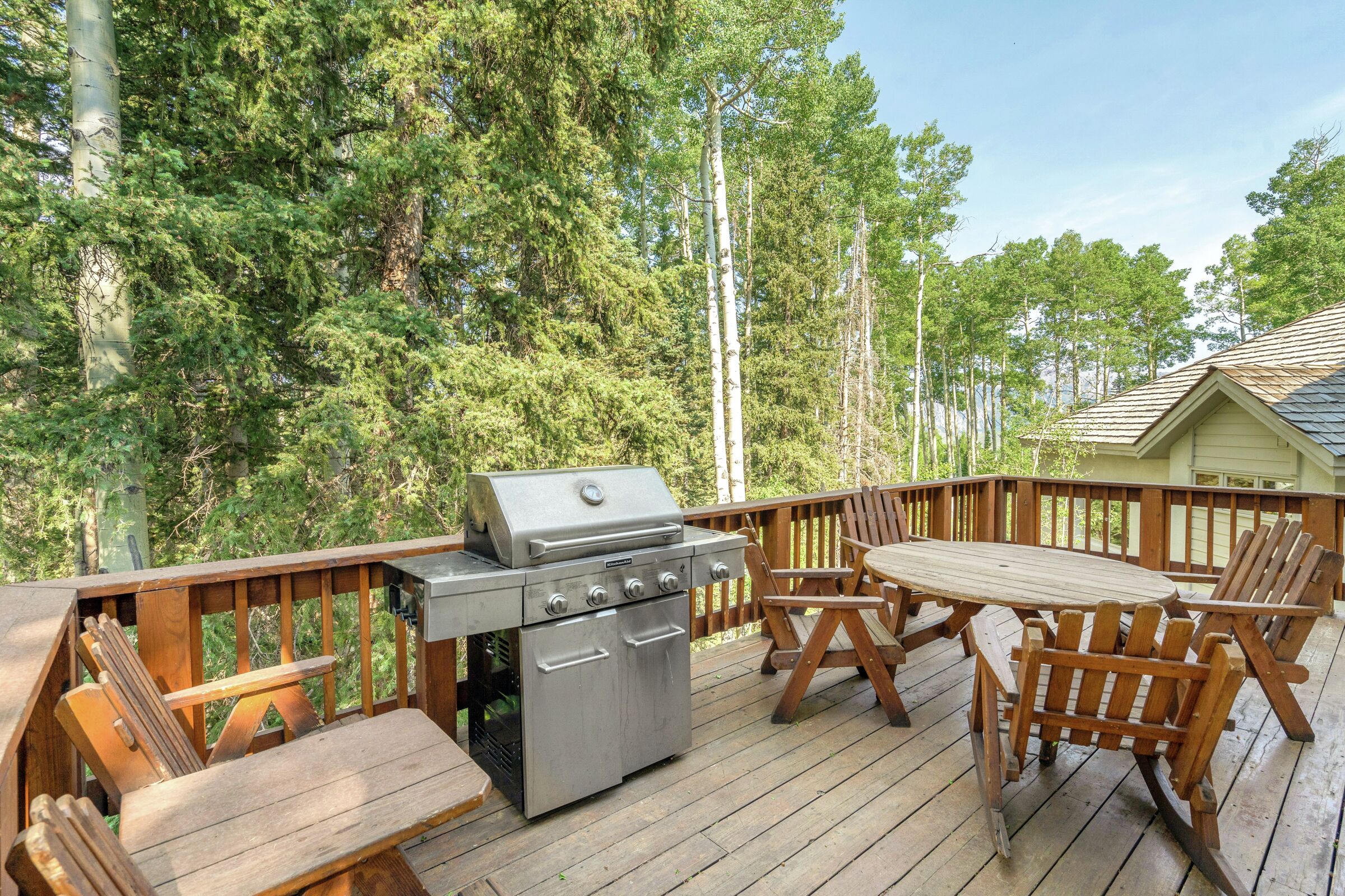 5 Bdrm 5.5 Bath HT - Balcony with BBQ