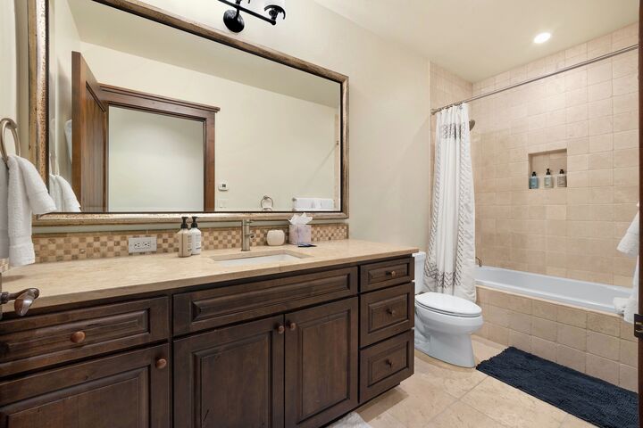 #12 - Ensuite Bathroom