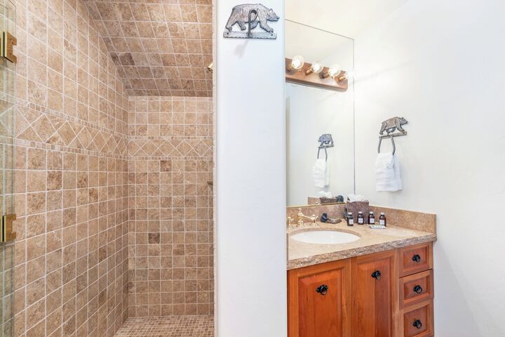 #138 - Ensuite Bathroom