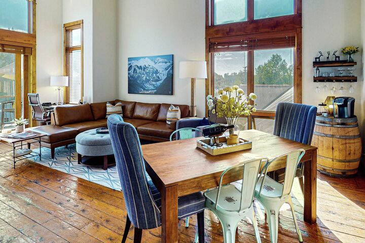 #1402 - Terraces Ridge - Dining Area