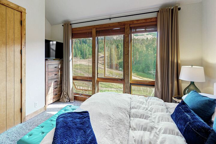 #1402 - Terraces Ridge - Master Bedroom
