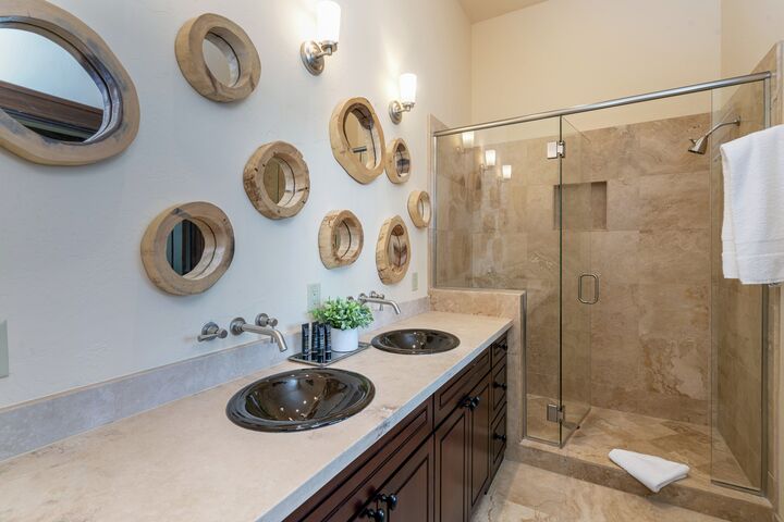 Unit F - Bathroom