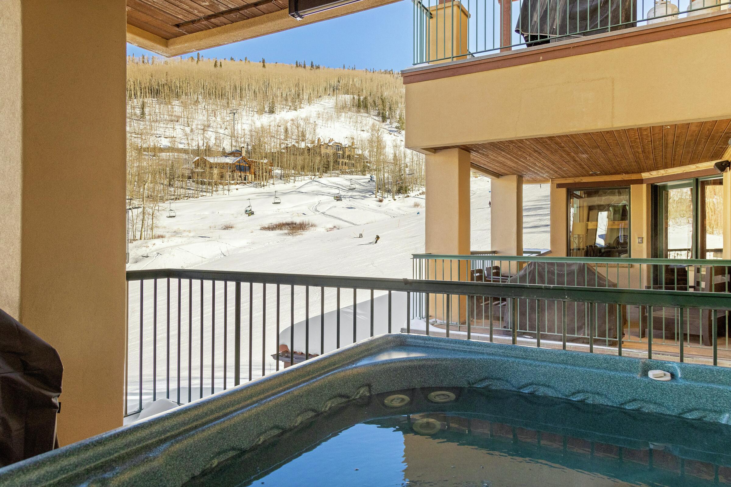 Balcony with Hot Tub