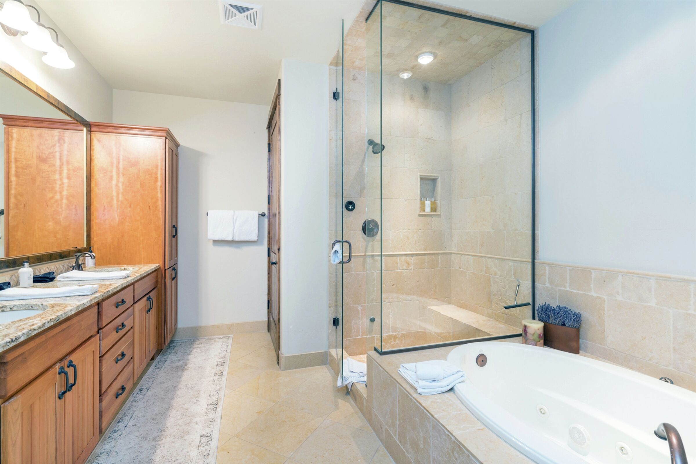 #6 - Tramontana Hill - Master Ensuite Bathroom