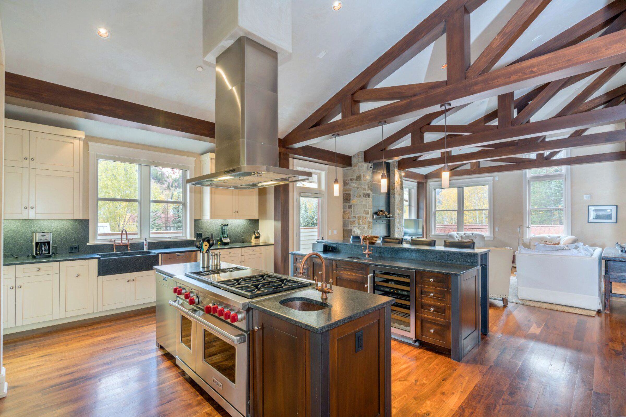 5 Bdrm 5.5 Bath HT E4 - Kitchen