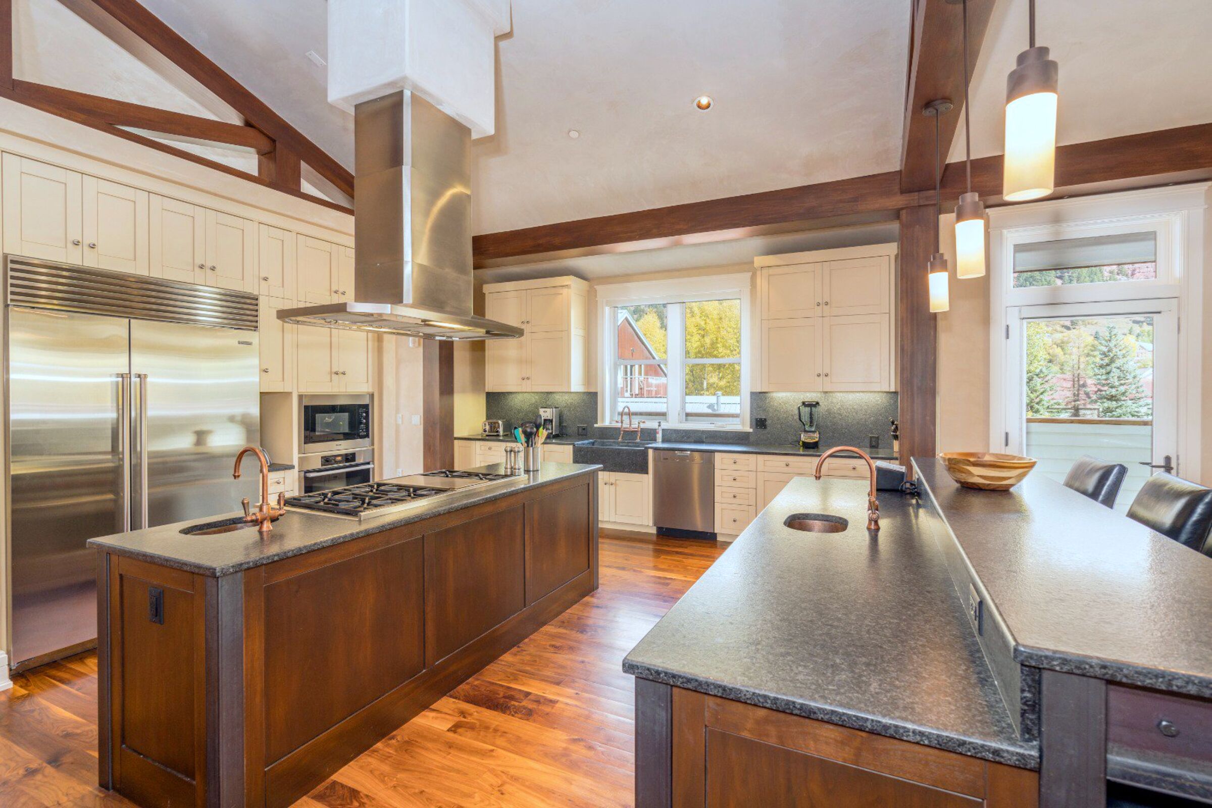 5 Bdrm 5.5 Bath HT E4 - Kitchen