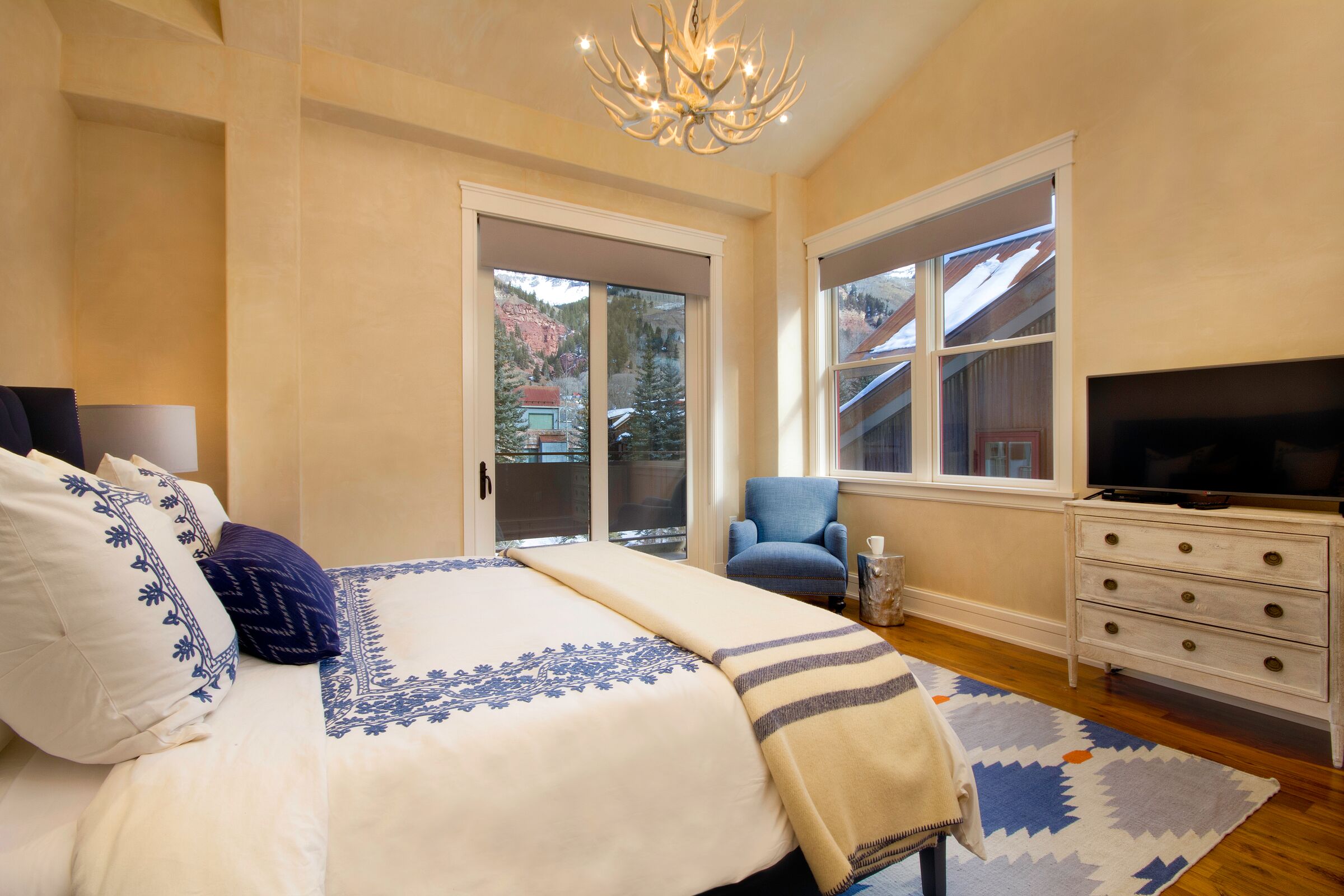 4 Bdrm 4 Bath E2 - Bedroom