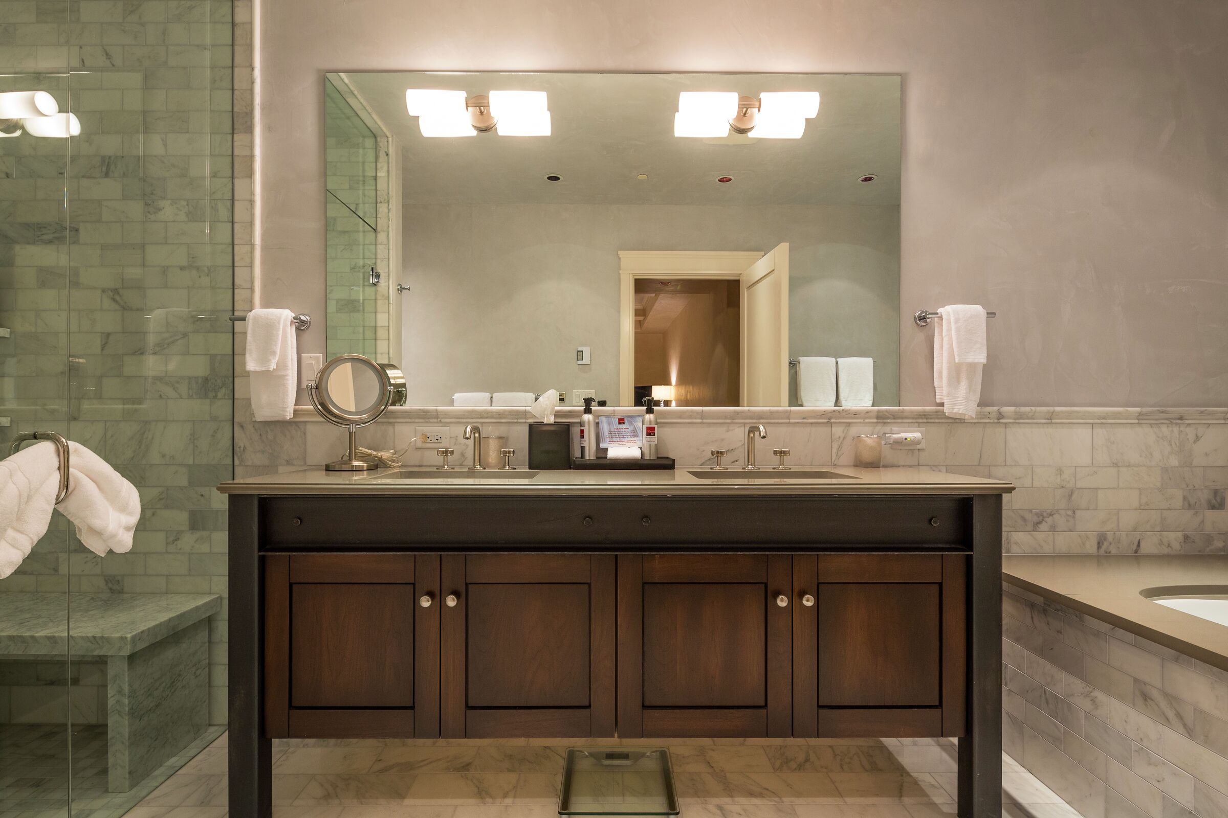 3 Bdrm 3 Bath W102 - Bathroom