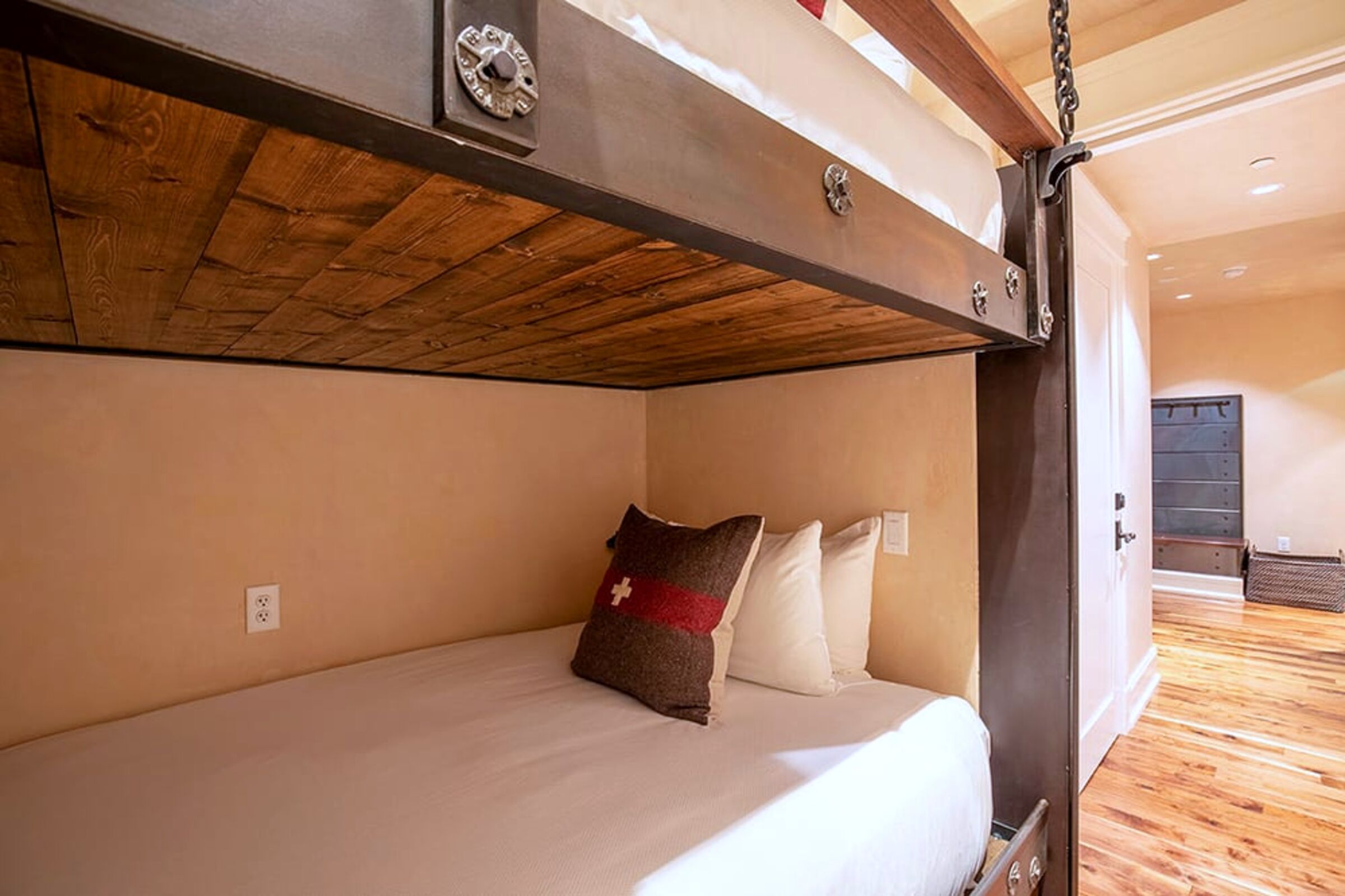 2 Bdrm 2 Bath - Nook with Bunk Beds