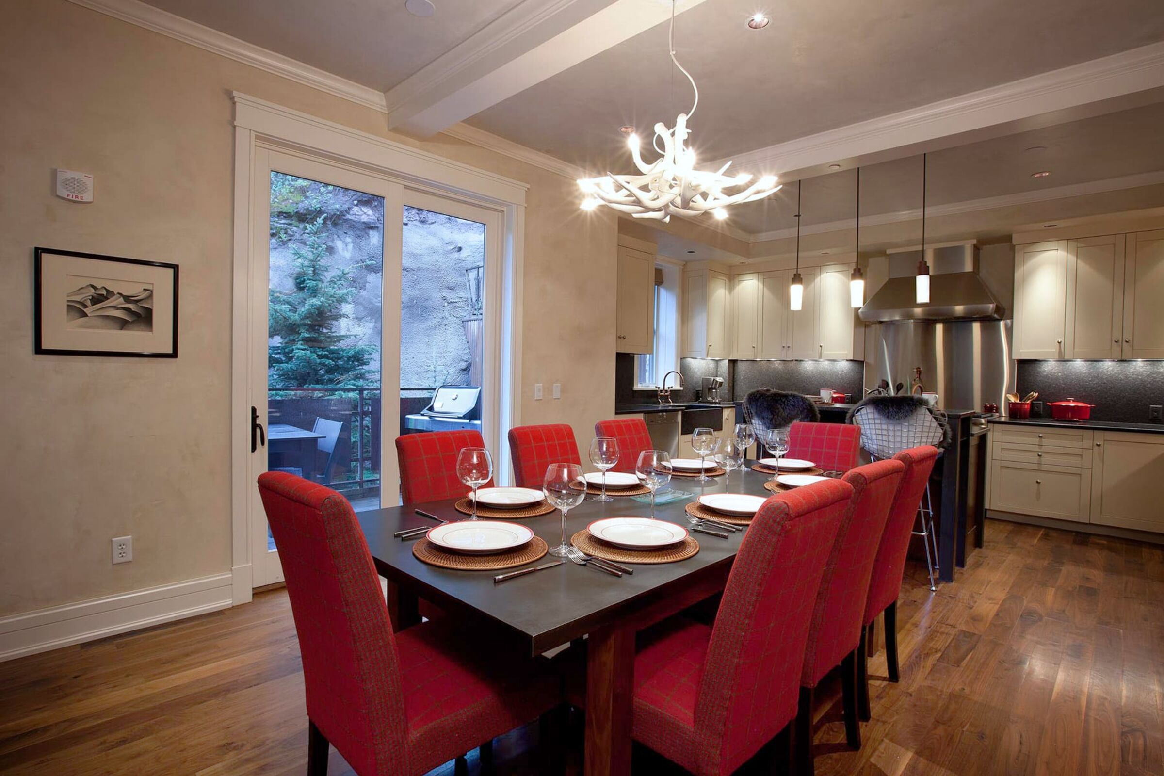 Dining Room & Kitchen