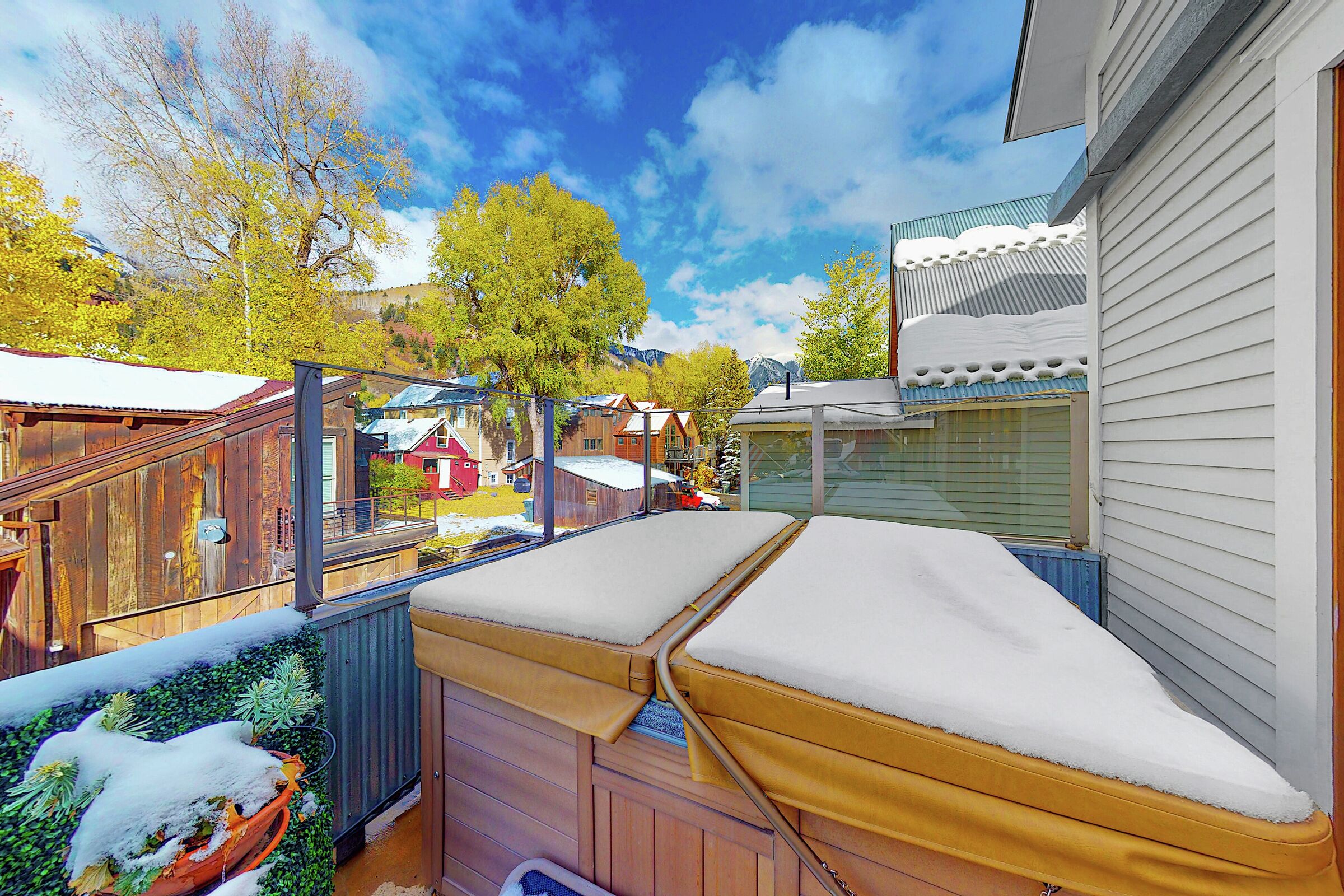 Balcony with Hot Tub