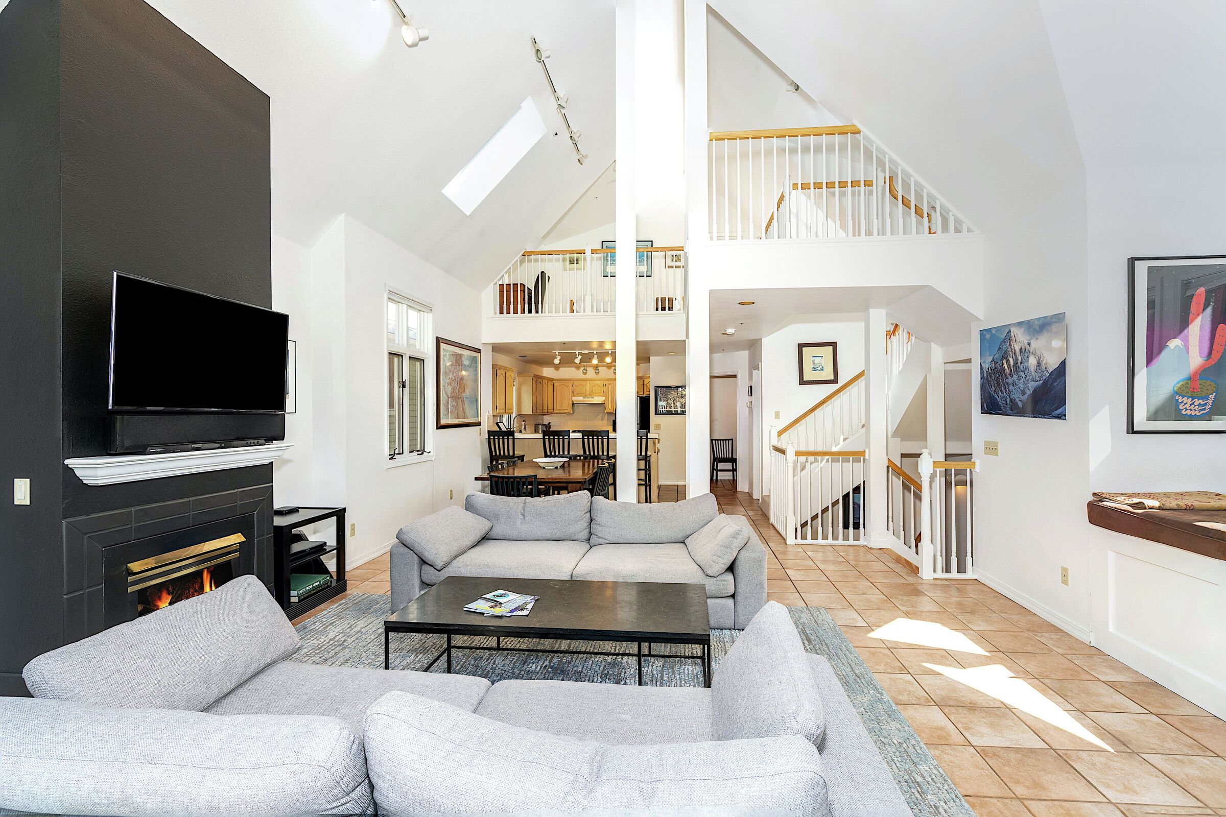 6 Bdrm + Loft 4 Bath - Living Area