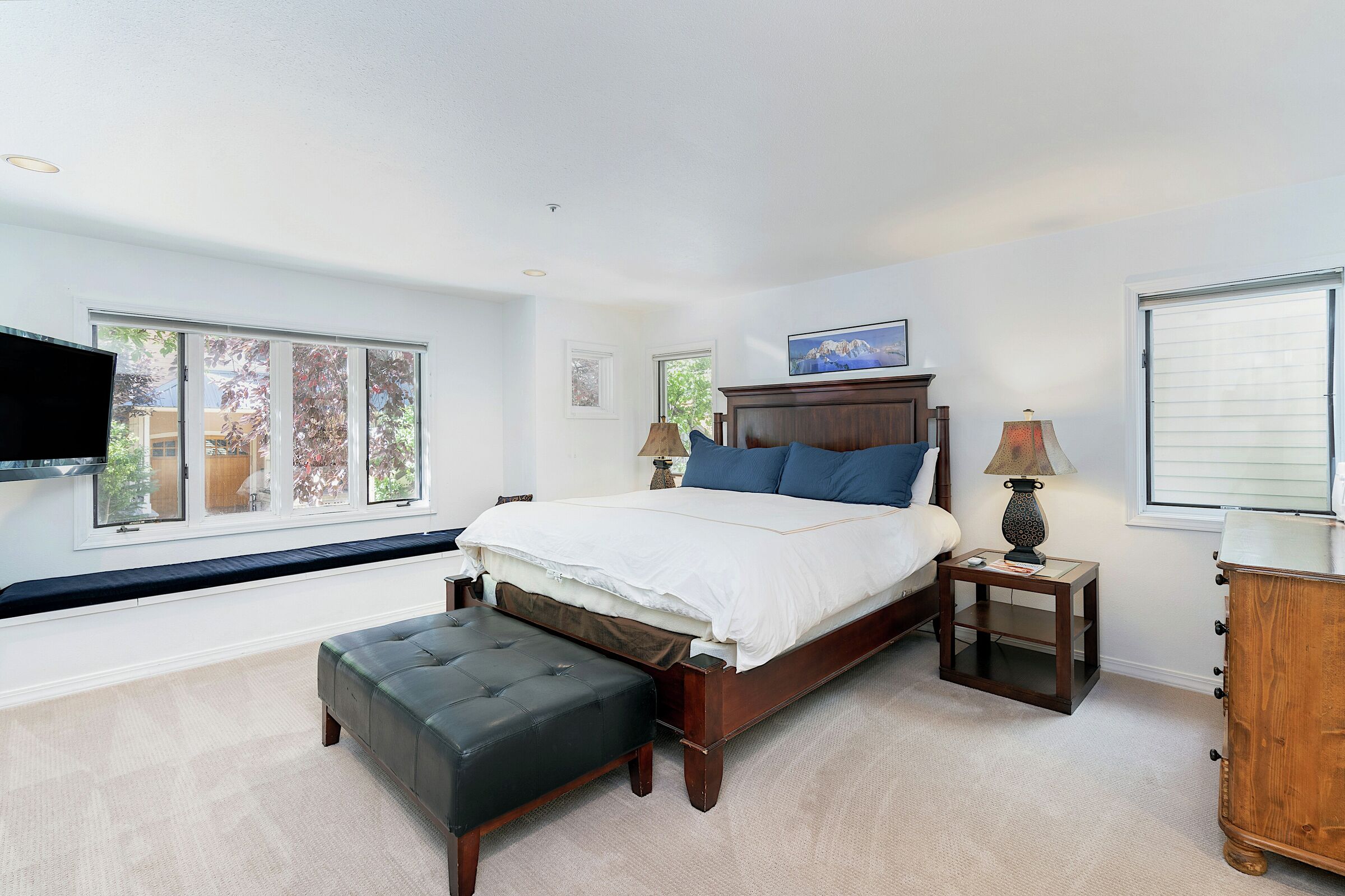 6 Bdrm + Loft 4 Bath - Master Bedroom
