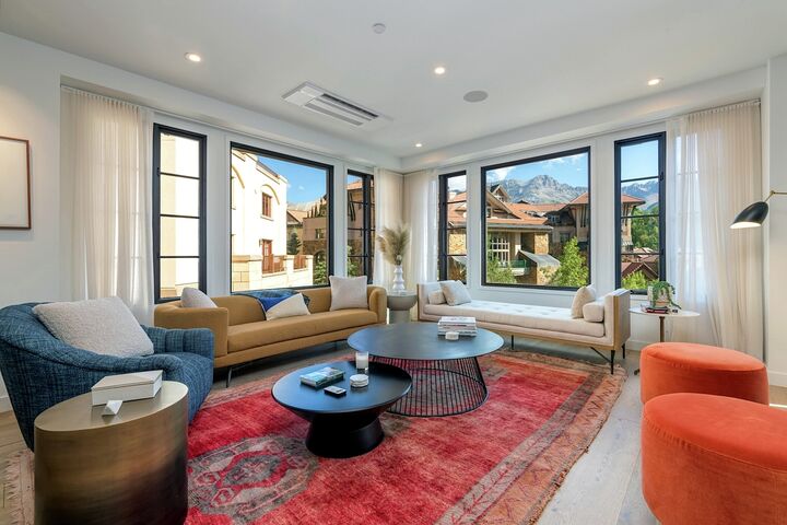 #301 - Sitting Area