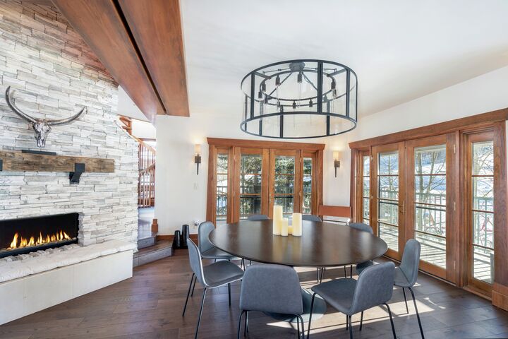 #402 - Dining Area