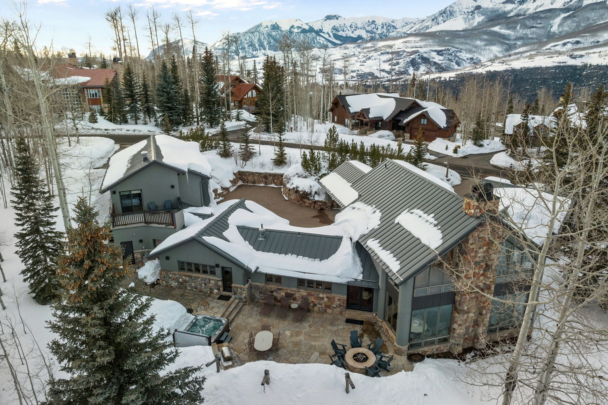 Aspen Grove Chalet at Elk Lake