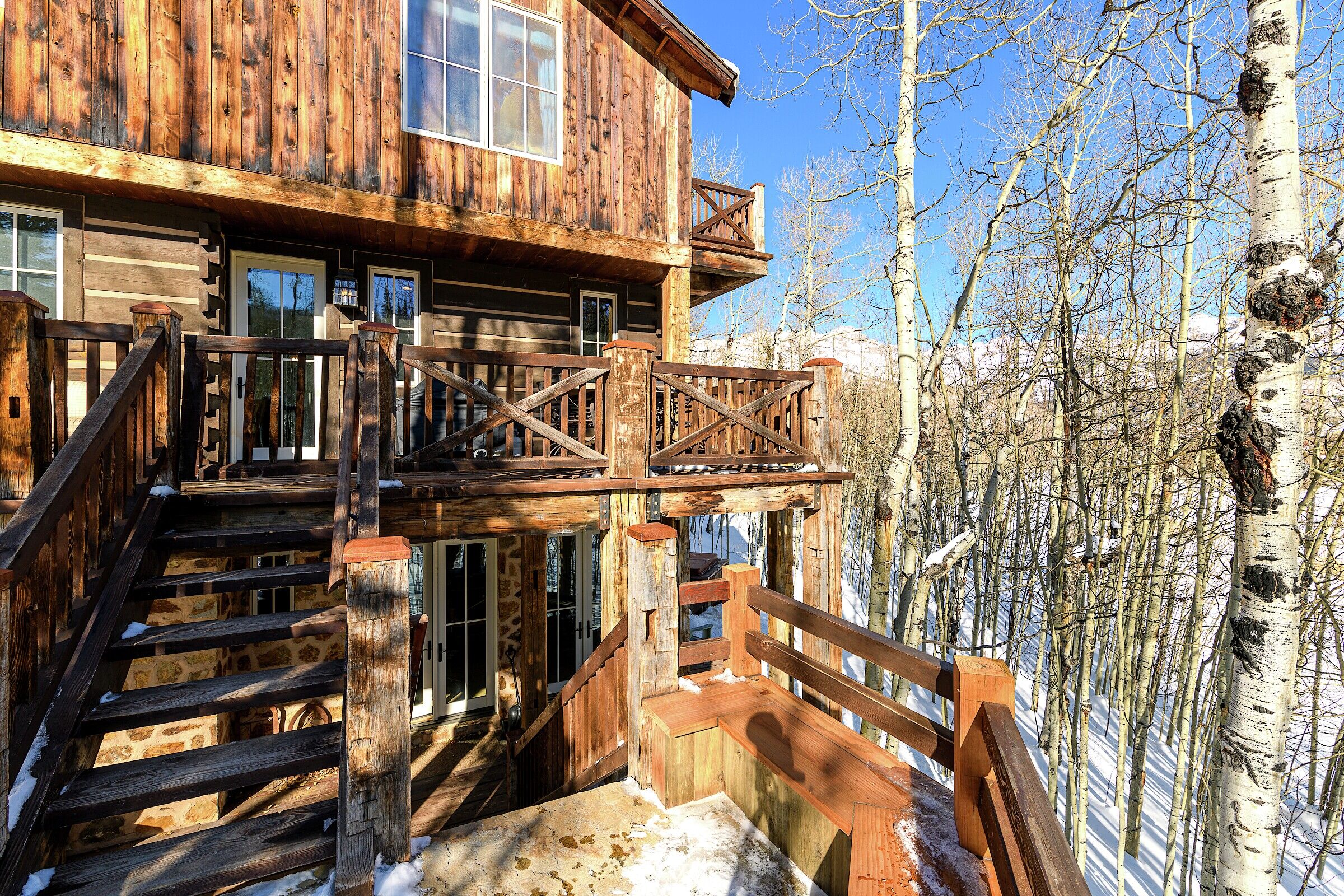 Elk Lake Lodge