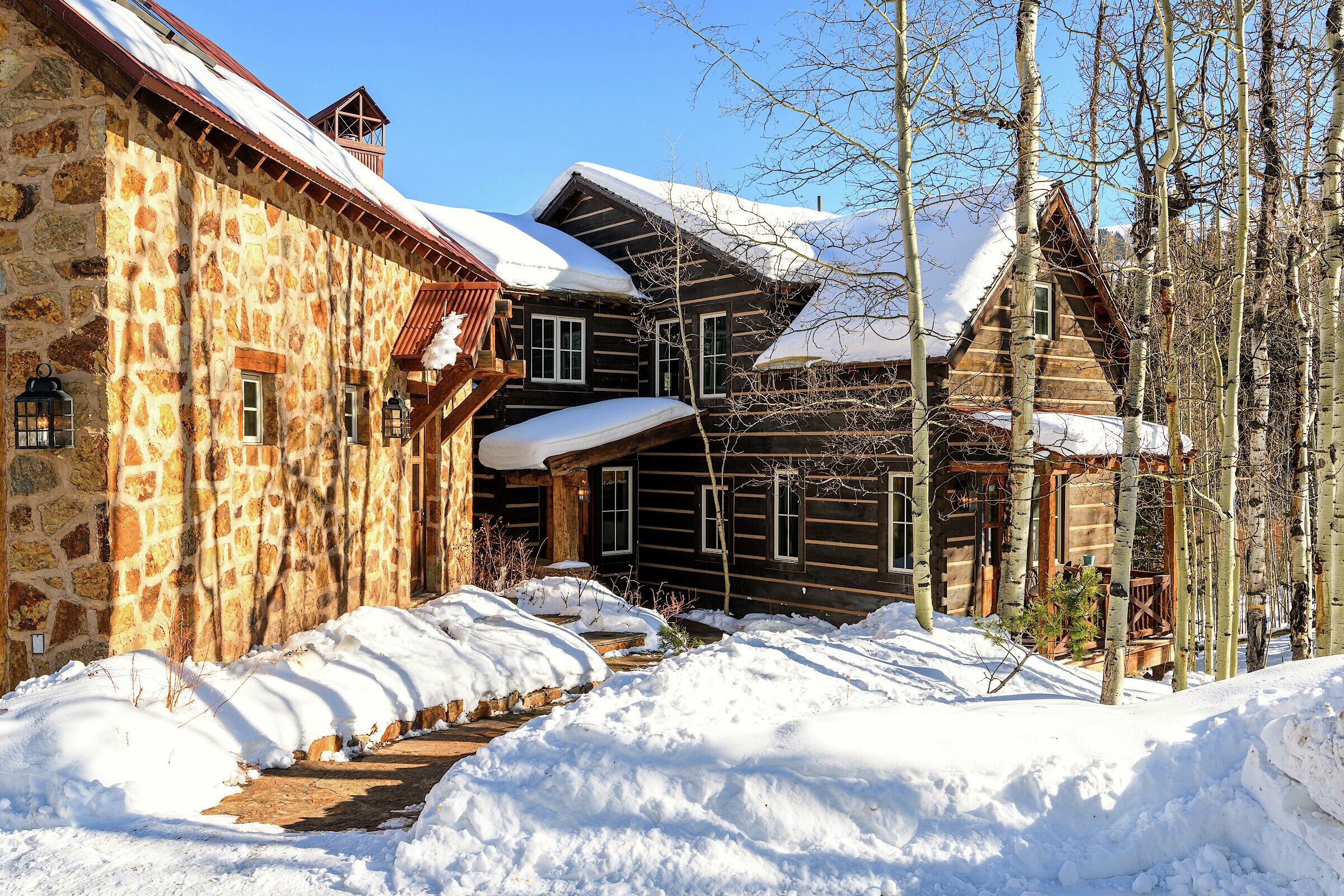 Elk Lake Lodge