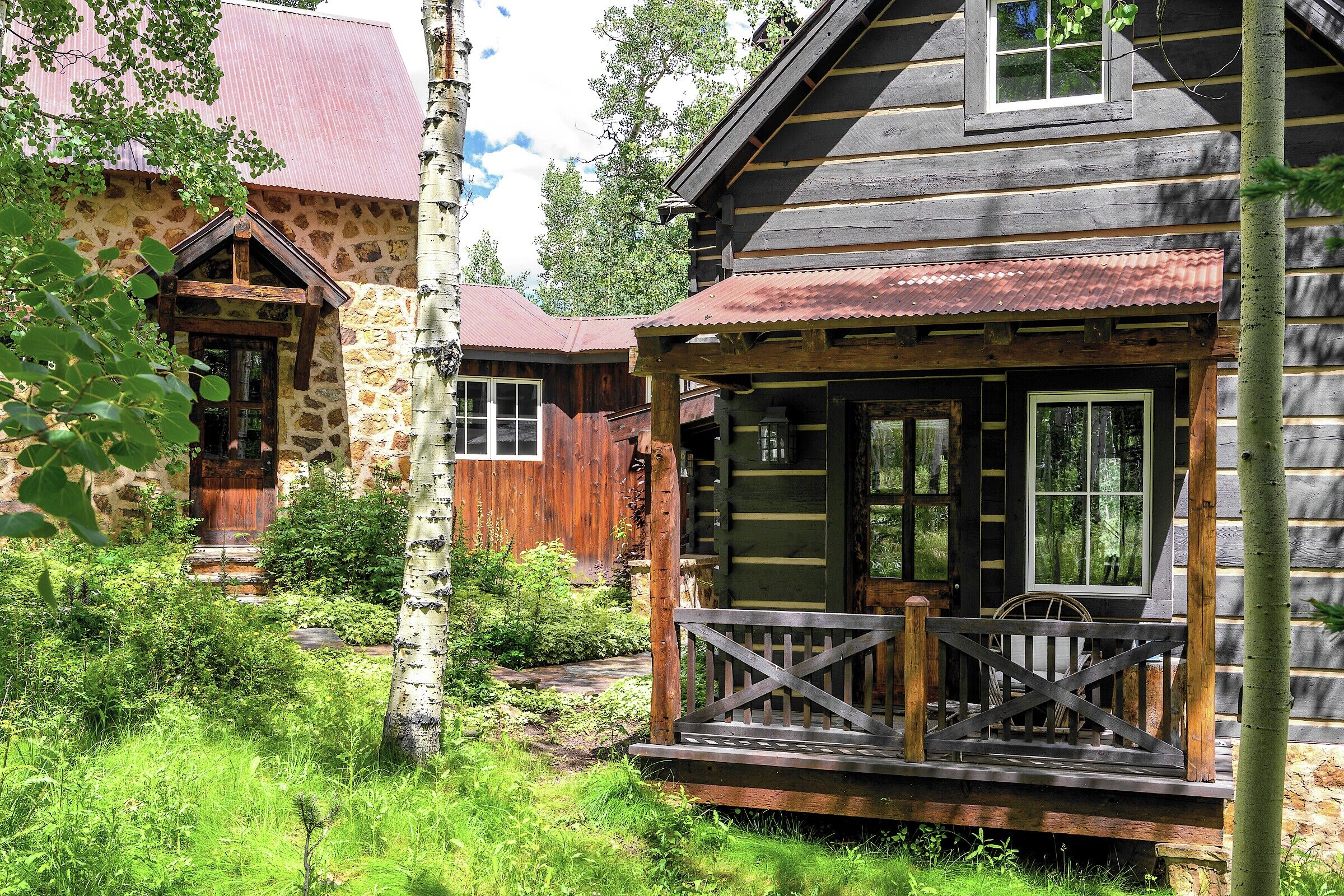 Elk Lake Lodge
