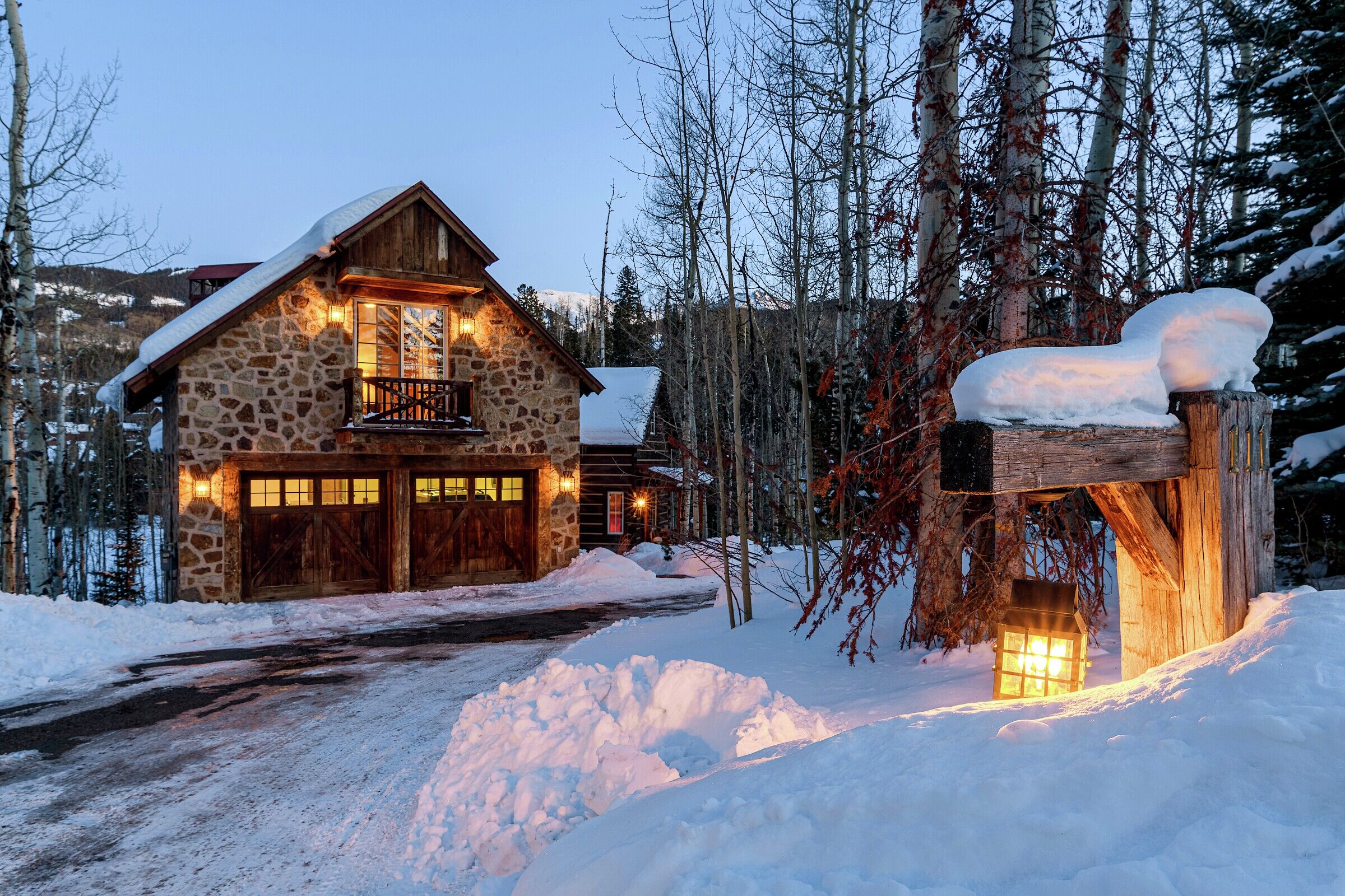 Elk Lake Lodge