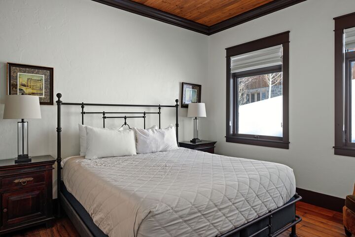 4 Bdrm + Den 4 Bath HT - Bedroom