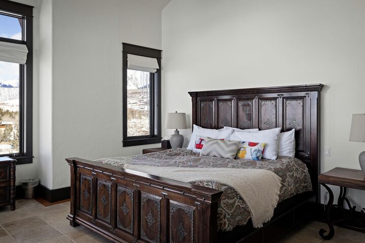 4 Bdrm + Den 4 Bath HT - Master Bedroom