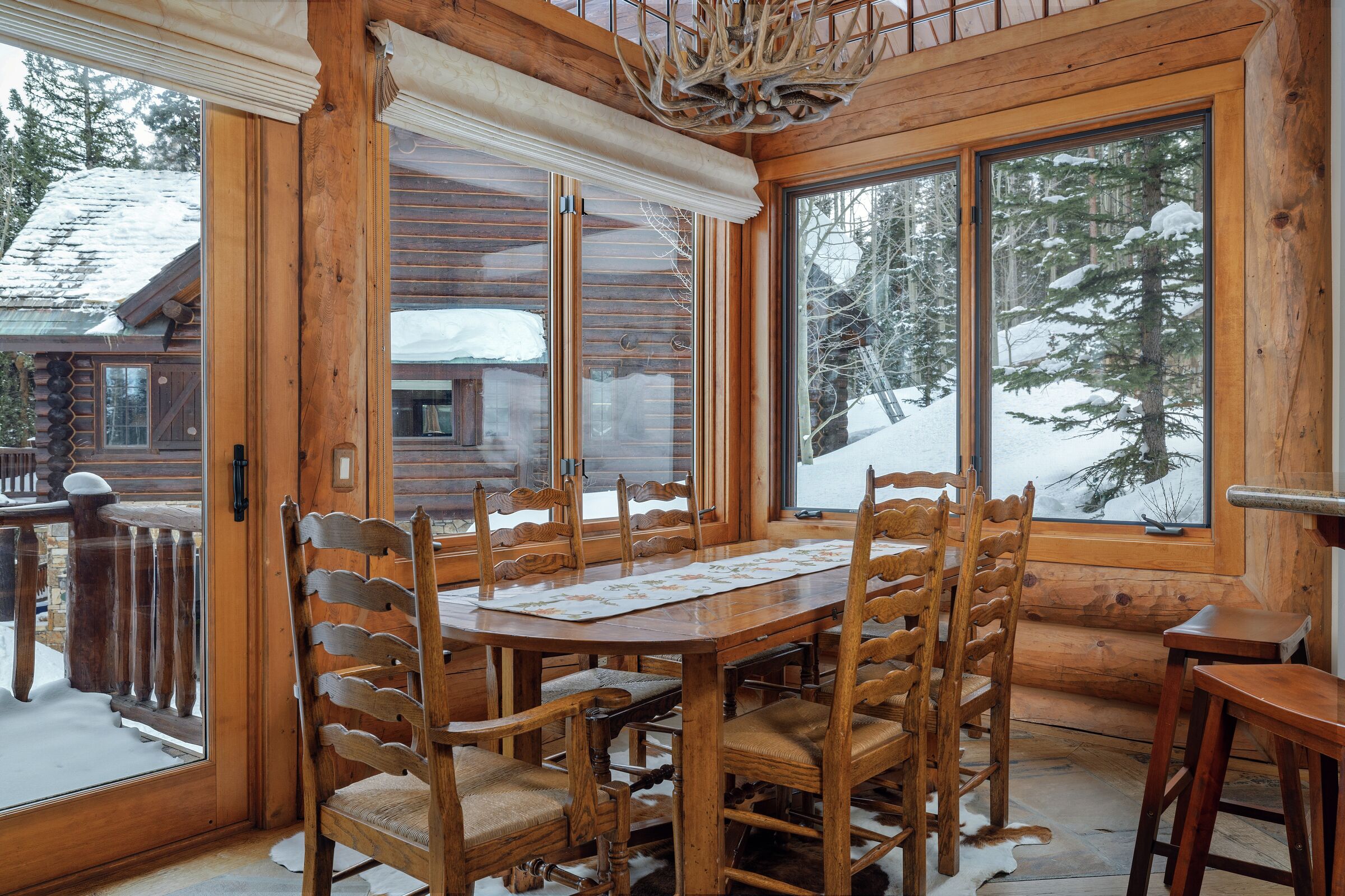 Guest House Dining Area