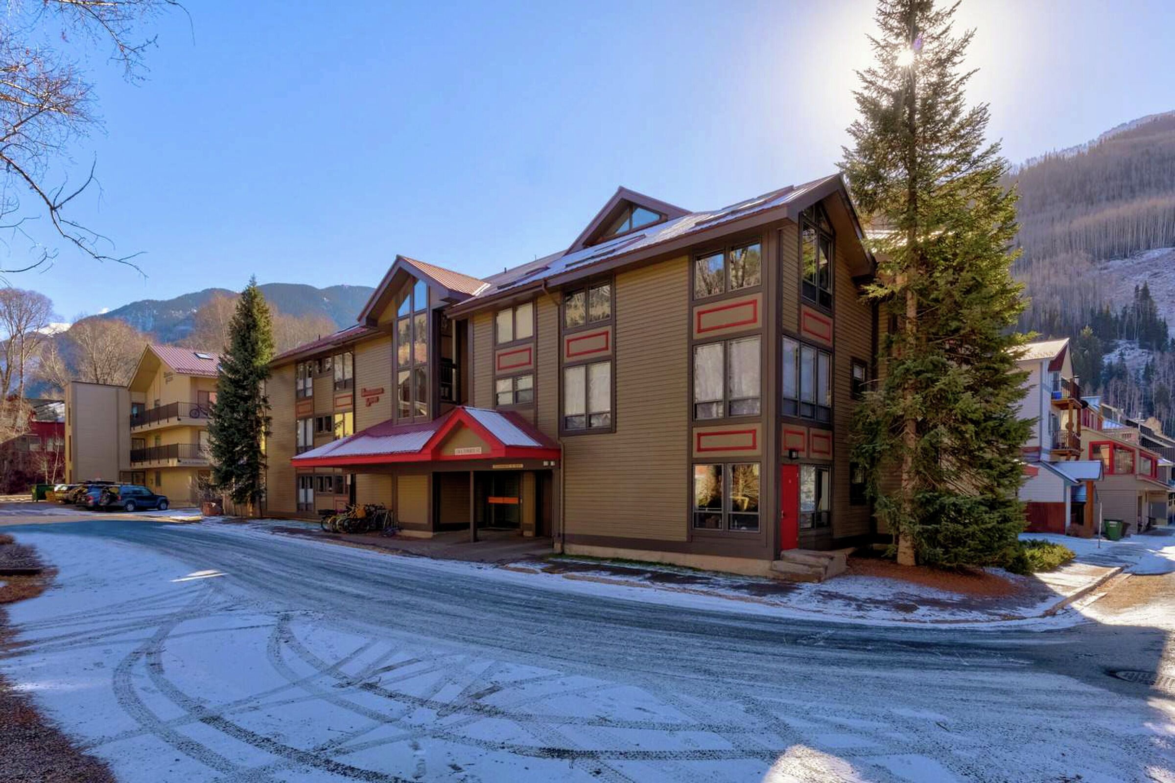 Boomerang Lodge