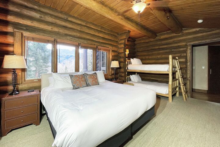6 Bdrm 6.5 Bath HT - Bedroom