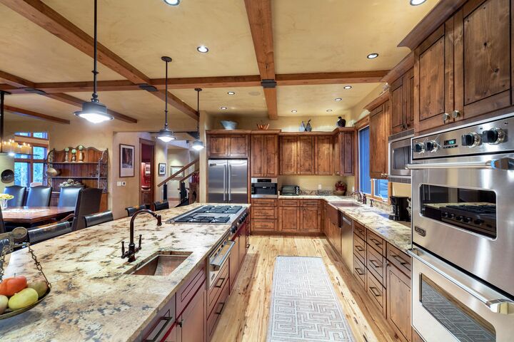 5 Bdrm 5.5 Bath HT - Kitchen