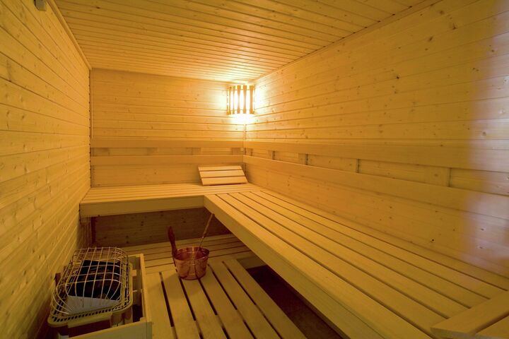 5 Bdrm 5.5 Bath HT - Sauna