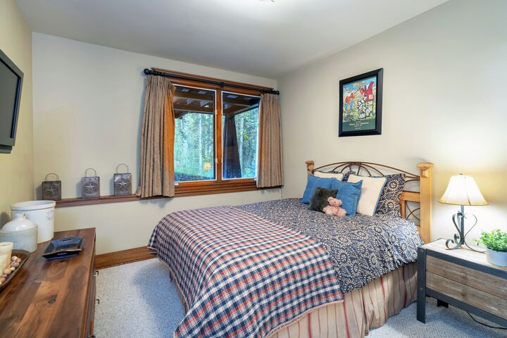 5 Bdrm 5.5 Bath HT - Bedroom