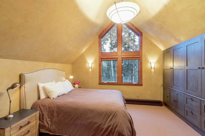 5 Bdrm 5.5 Bath HT - Bedroom