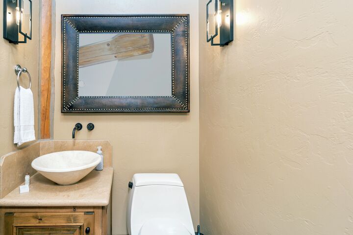 6 Bdrm 6.5 Bath HT - Bathroom