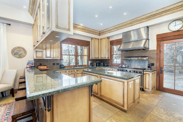 7 Bdrm 7.5 Bath HT - Kitchen