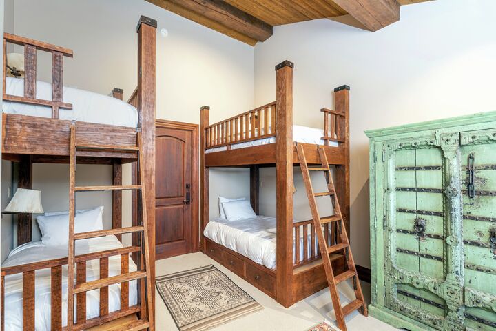 7 Bdrm 7.5 Bath HT - Bedroom