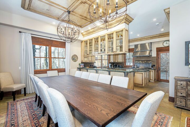 7 Bdrm 7.5 Bath HT - Dining Area & Kitchen